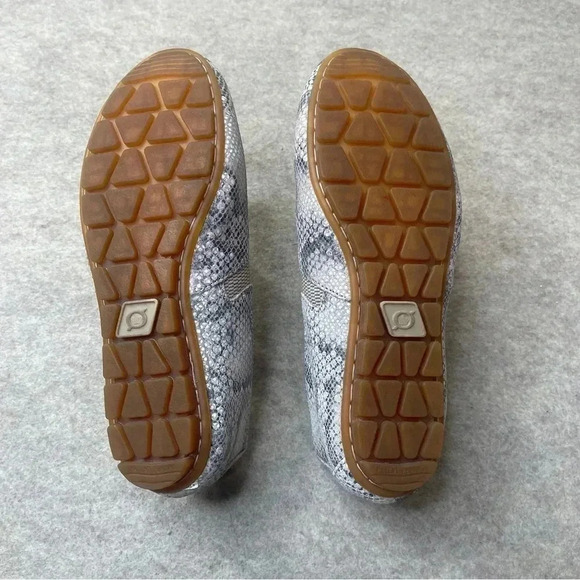 Born Sebra Leather Slip On Snakeskin Round Toe Comfort Shoes Women’s size 6.5 - Picture 7 of 14